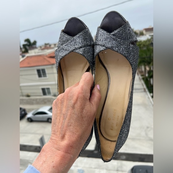 Kate Spade platform silver glitter peep toe 3" pumps sz 9 office mobwife preppy - Picture 13 of 14